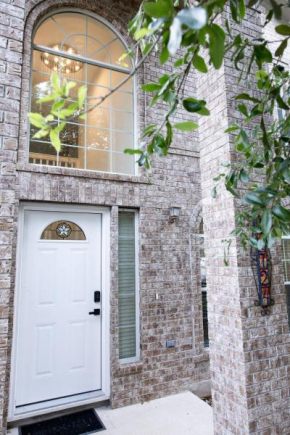 5BR Spacious Modern Luxury Home + Garage